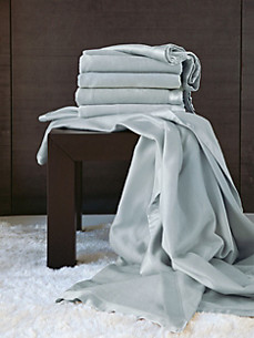Peter Hahn - Exquisite silk blanket, approx. 59x79 ins.